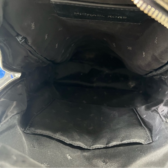 Michael Kors Cooper Sling Pack Backpack Purse Leather Luggage Travel Bag Green - Picture 16 of 16